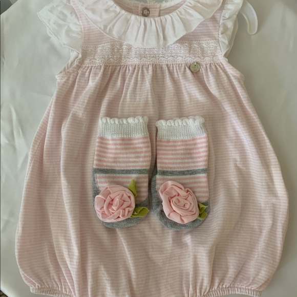 Purete du Bebe baby romper & socks. Size 6 M - Picture 5 of 12